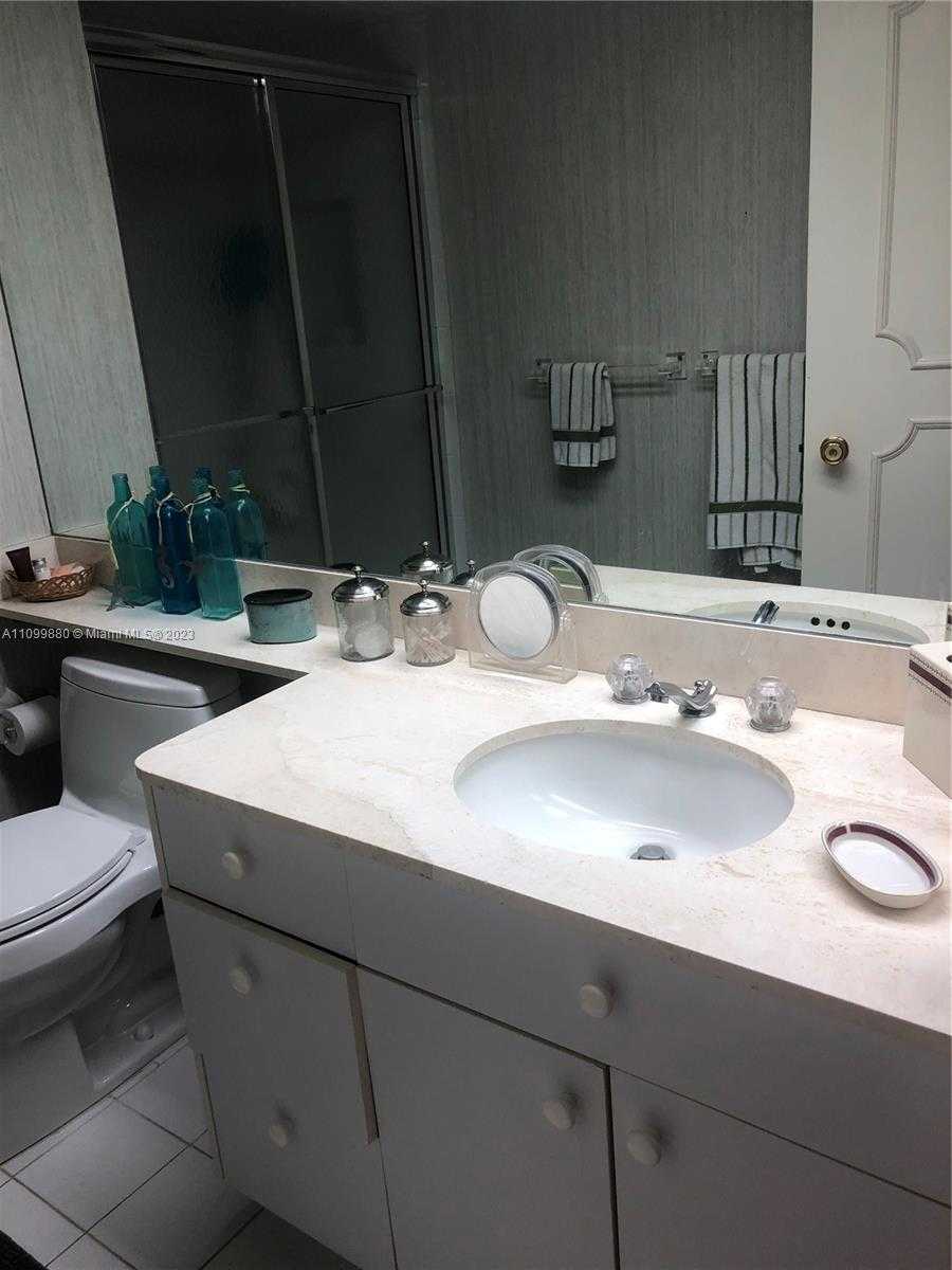Small Image of 201 CRANDON BLVD #642, Key Biscayne Number 31