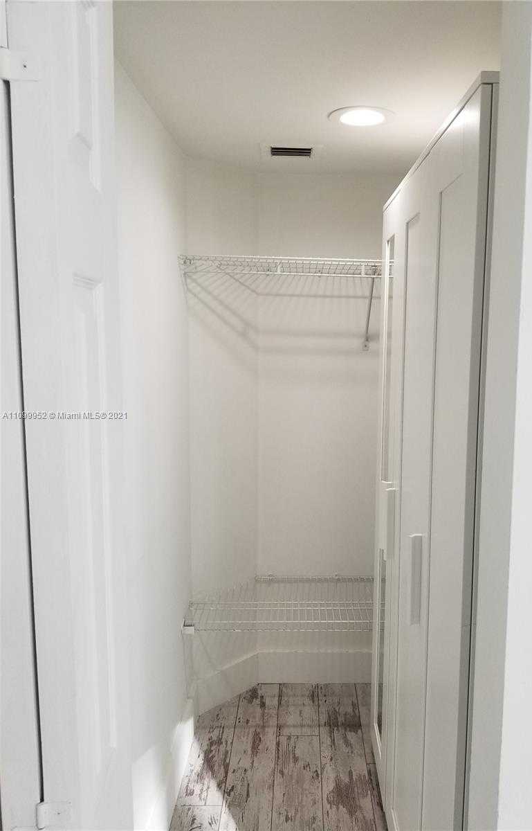 Small Image of 825 BRICKELL BAY DR #1948, Miami Number 19