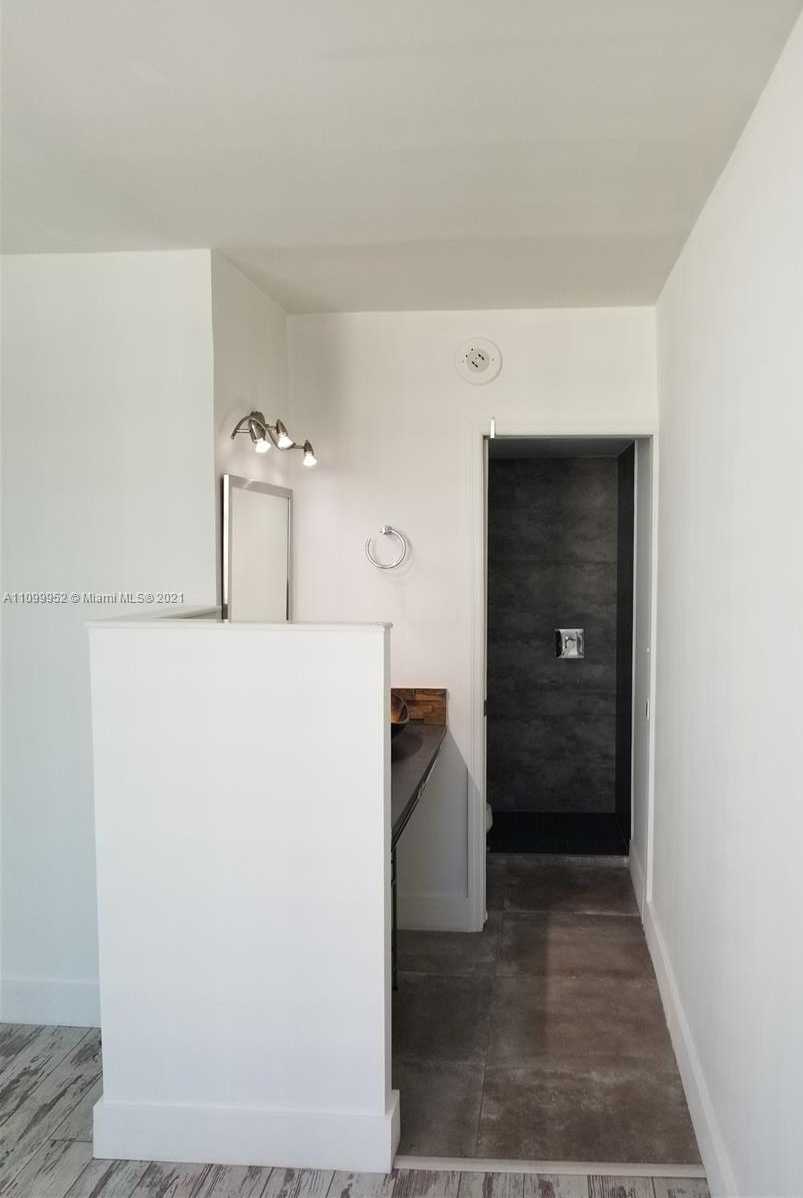 Small Image of 825 BRICKELL BAY DR #1948, Miami Number 20