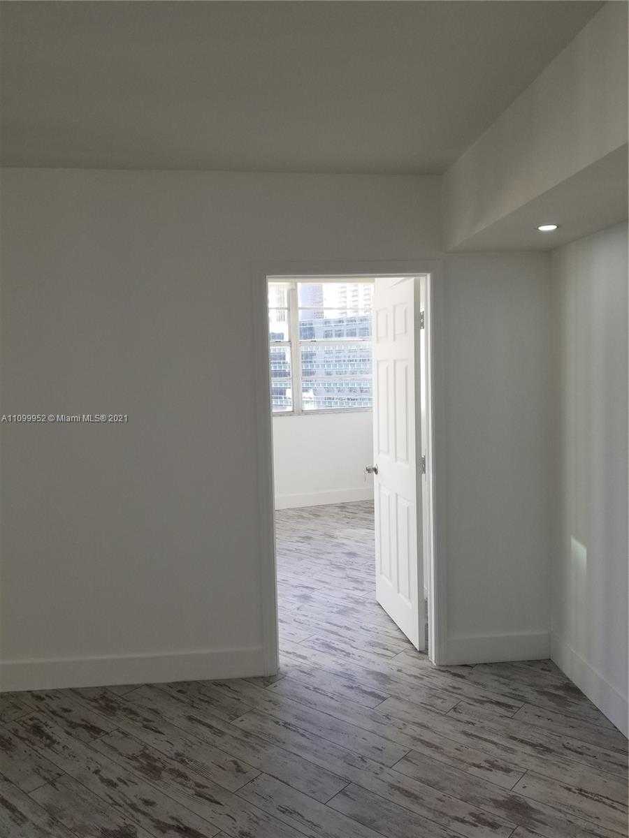 Small Image of 825 BRICKELL BAY DR #1948, Miami Number 27