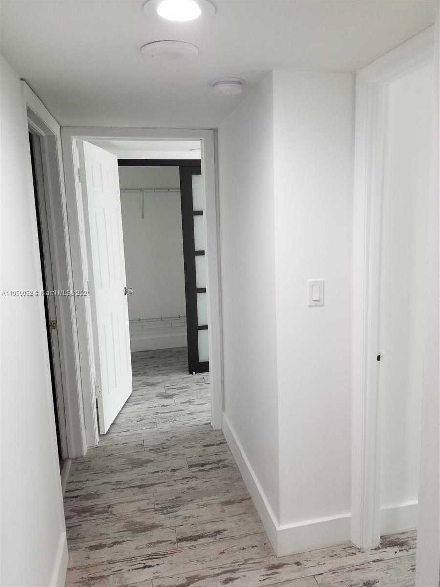 Small Image of 825 BRICKELL BAY DR #1948, Miami Number 36