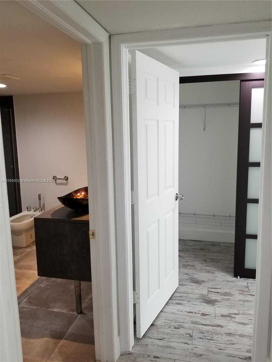 Small Image of 825 BRICKELL BAY DR #1948, Miami Number 42
