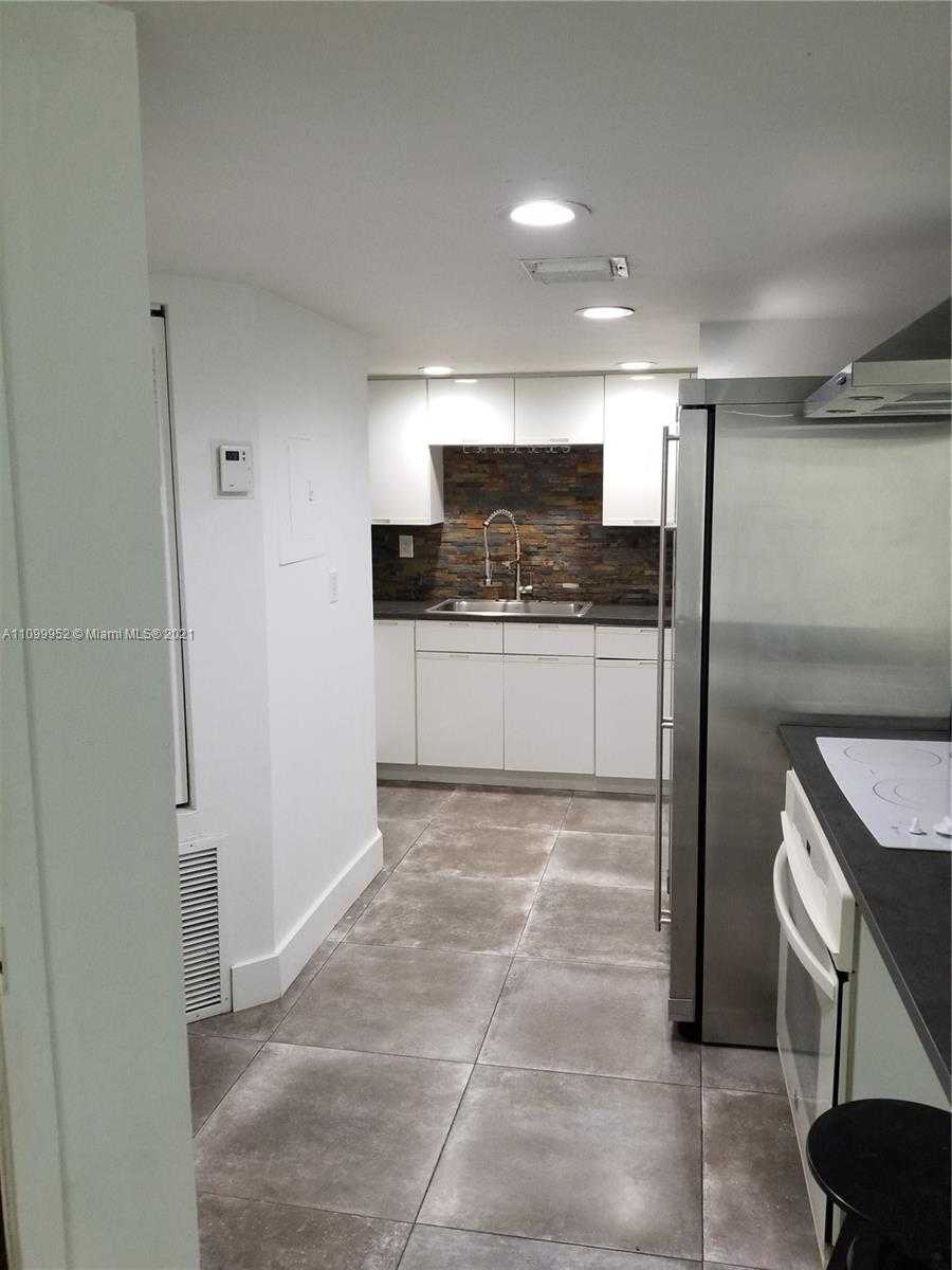Small Image of 825 BRICKELL BAY DR #1948, Miami Number 5