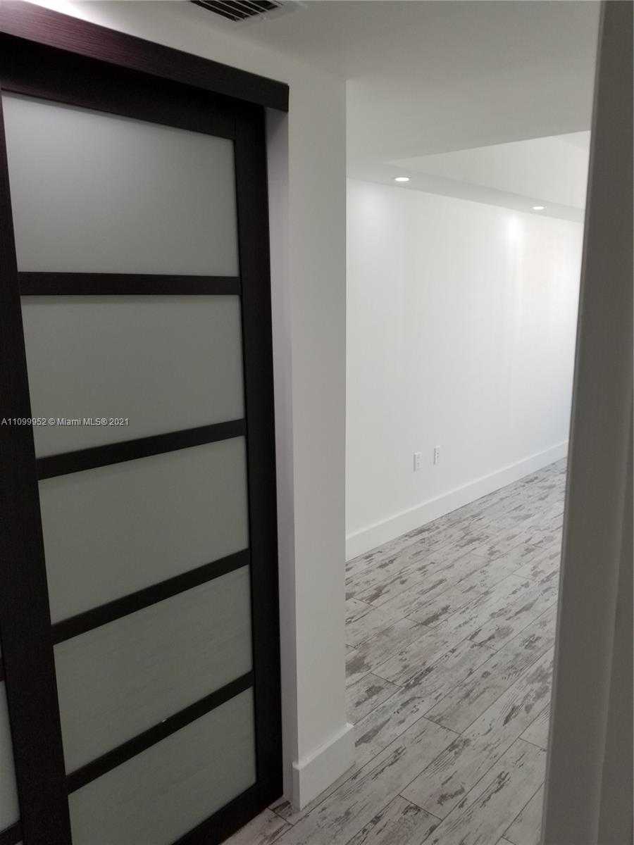 Small Image of 825 BRICKELL BAY DR #1948, Miami Number 52