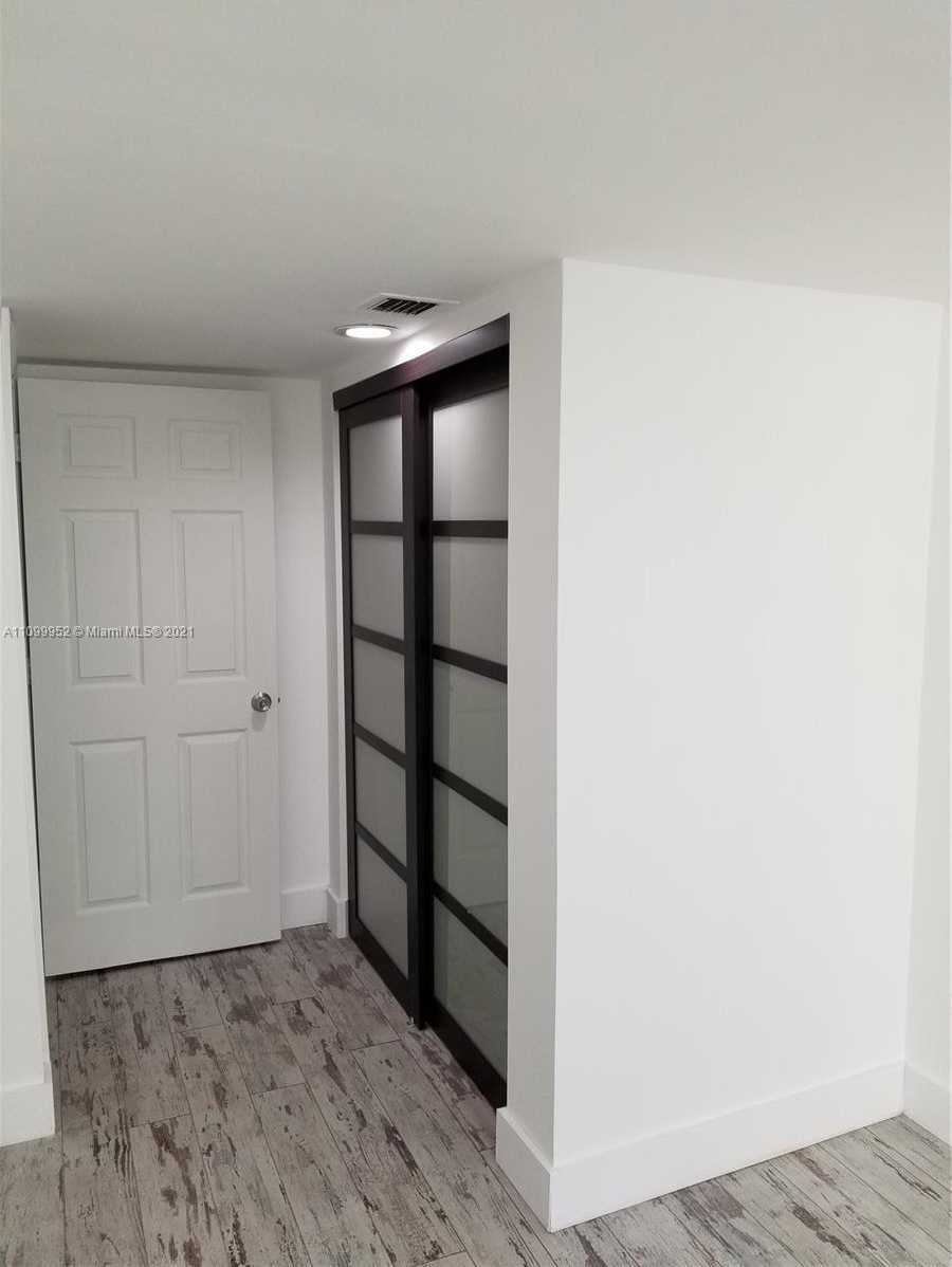 Small Image of 825 BRICKELL BAY DR #1948, Miami Number 54