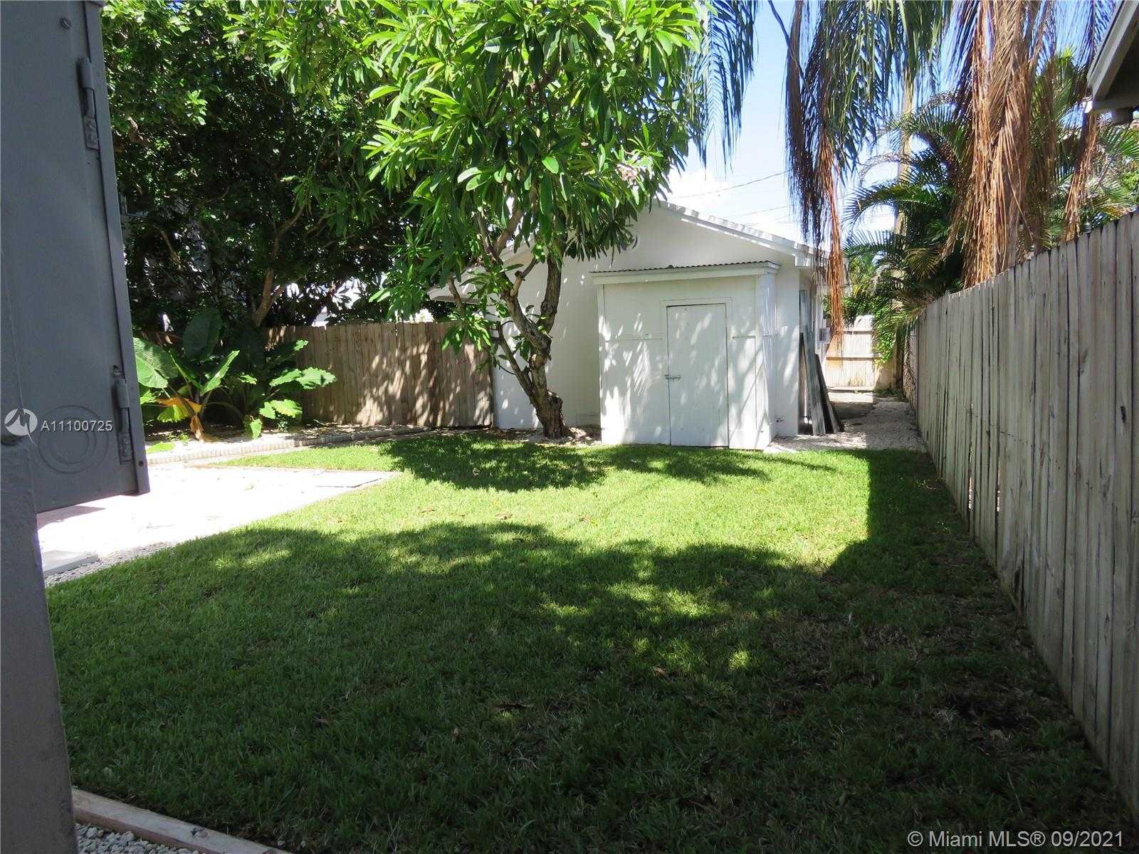 Small Image of 1943 TAYLOR ST, Hollywood Number 15