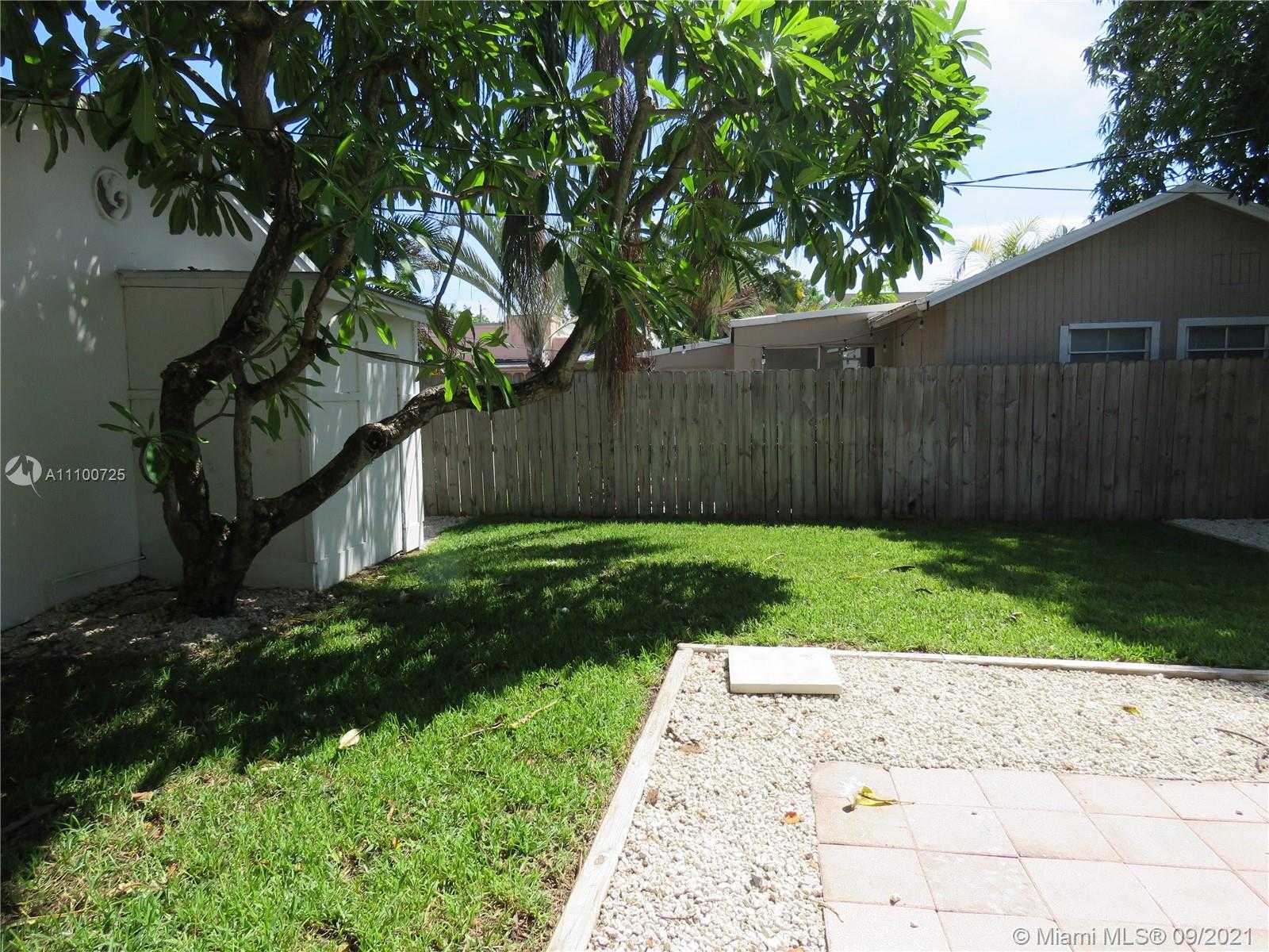 Small Image of 1943 TAYLOR ST, Hollywood Number 16
