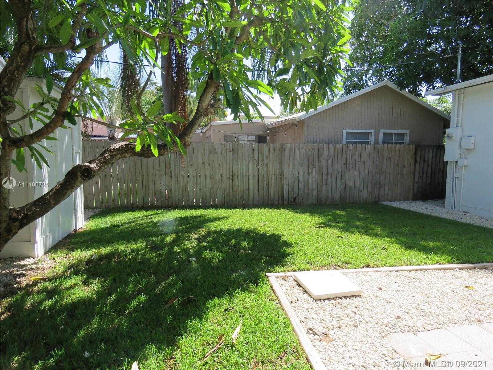 Small Image of 1943 TAYLOR ST, Hollywood Number 17