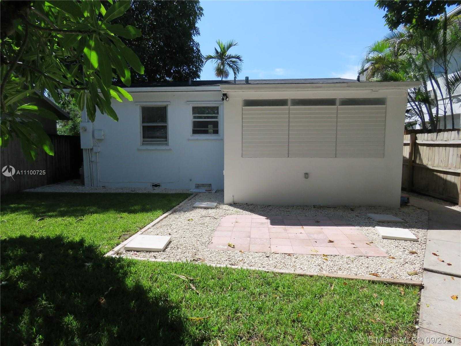 Small Image of 1943 TAYLOR ST, Hollywood Number 2