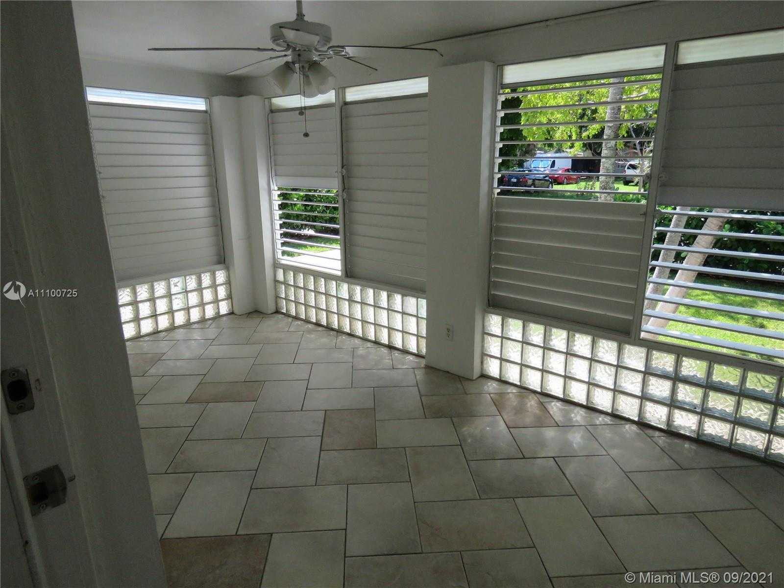 Small Image of 1943 TAYLOR ST, Hollywood Number 20
