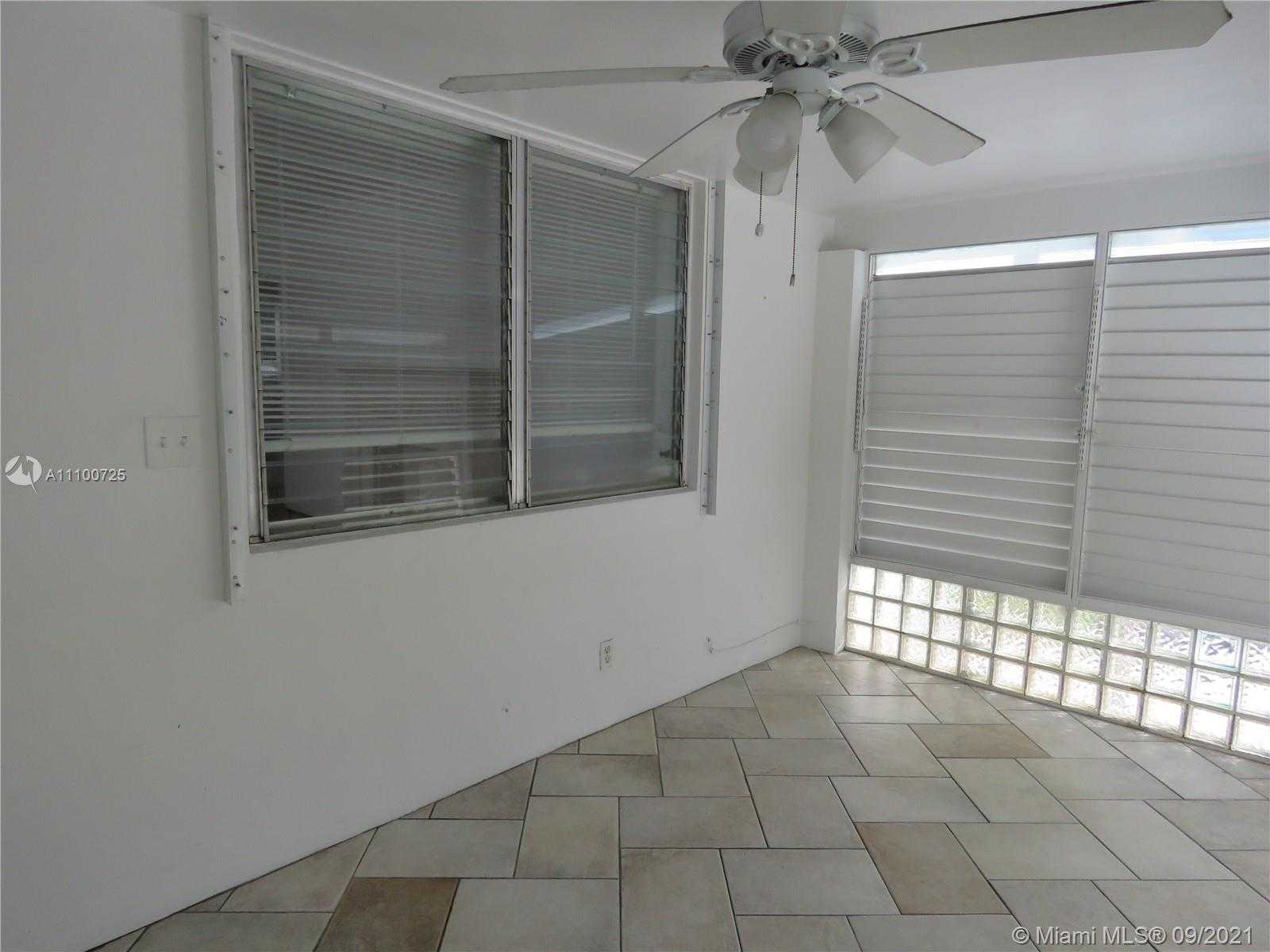 Small Image of 1943 TAYLOR ST, Hollywood Number 22