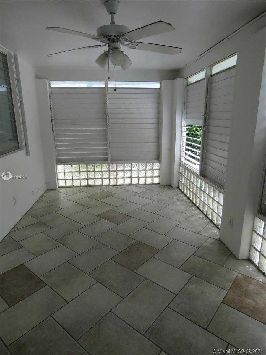 Small Image of 1943 TAYLOR ST, Hollywood Number 23