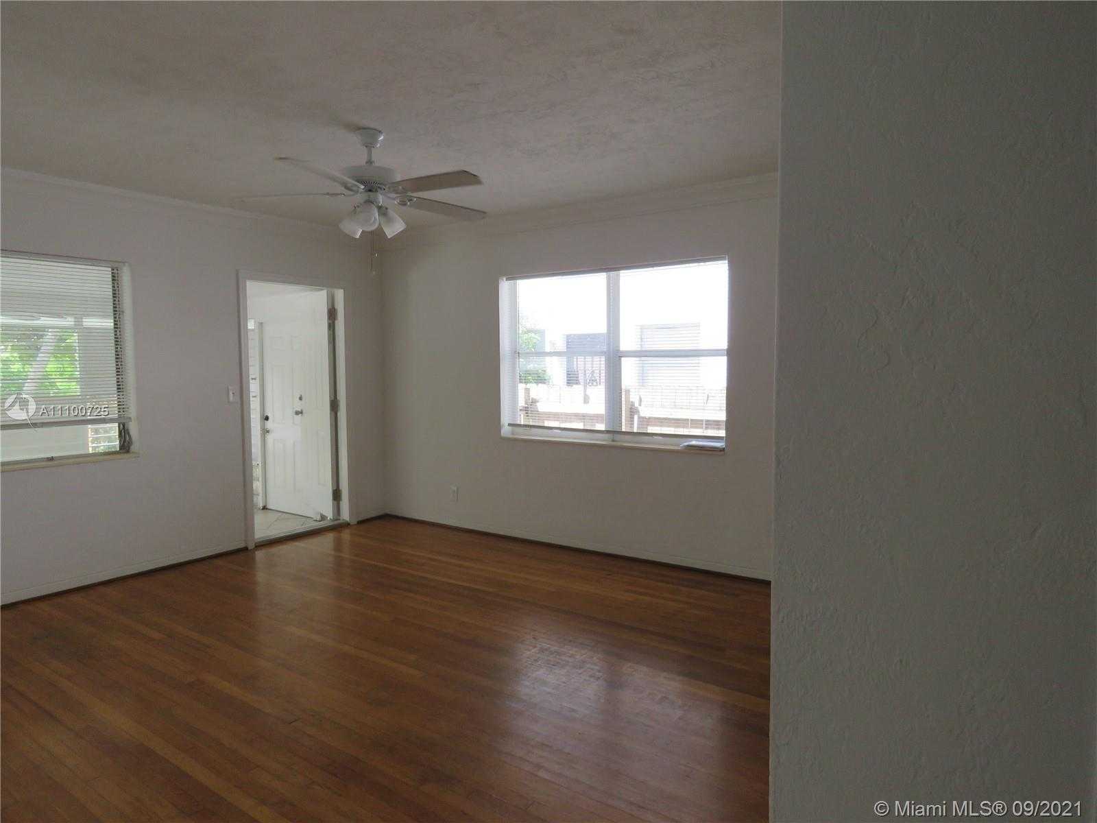 Small Image of 1943 TAYLOR ST, Hollywood Number 7