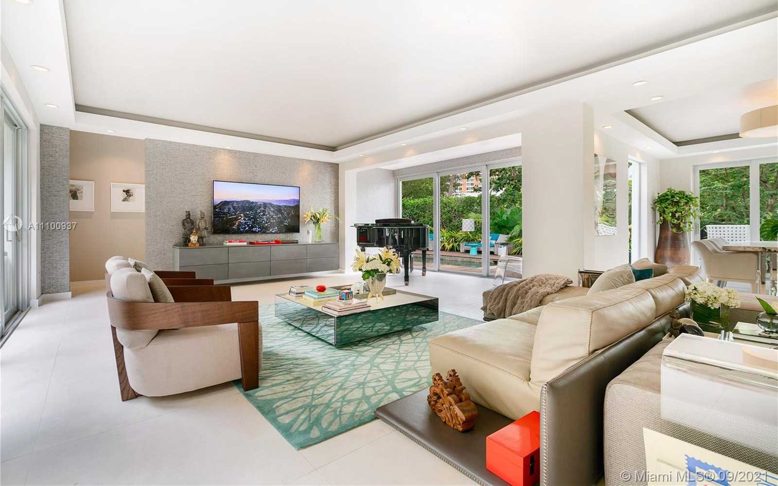 Small Image of 2840 FLAMINGO DR, Miami Beach Number 3