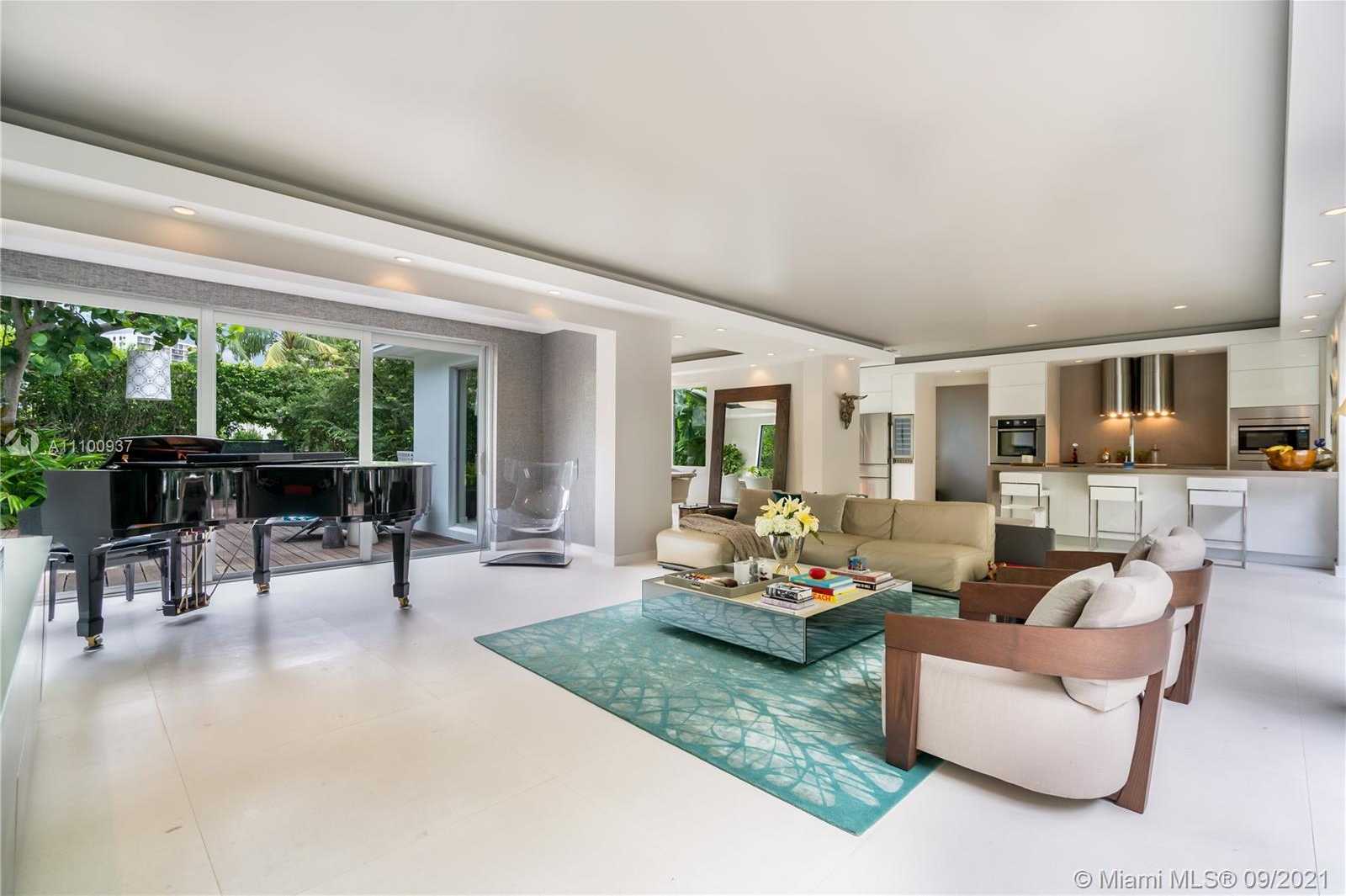 Small Image of 2840 FLAMINGO DR, Miami Beach Number 4