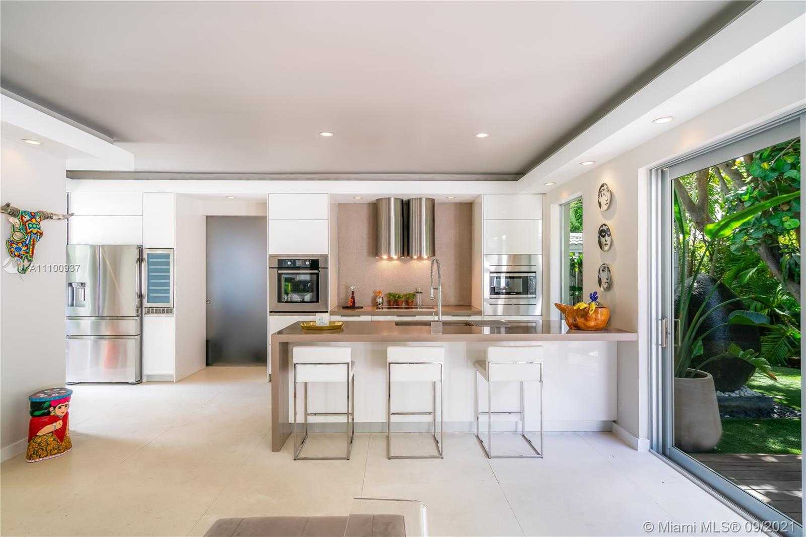 Small Image of 2840 FLAMINGO DR, Miami Beach Number 6