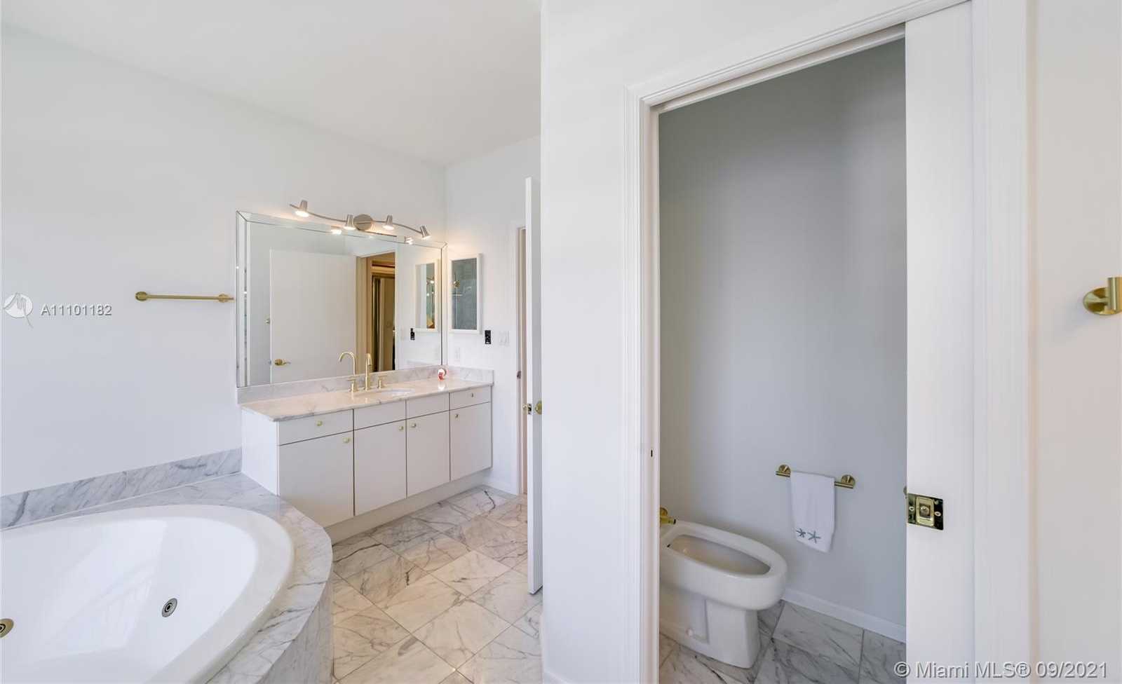 Small Image of 3693 NORTH EAST 208TH TER #3693, Aventura Number 36