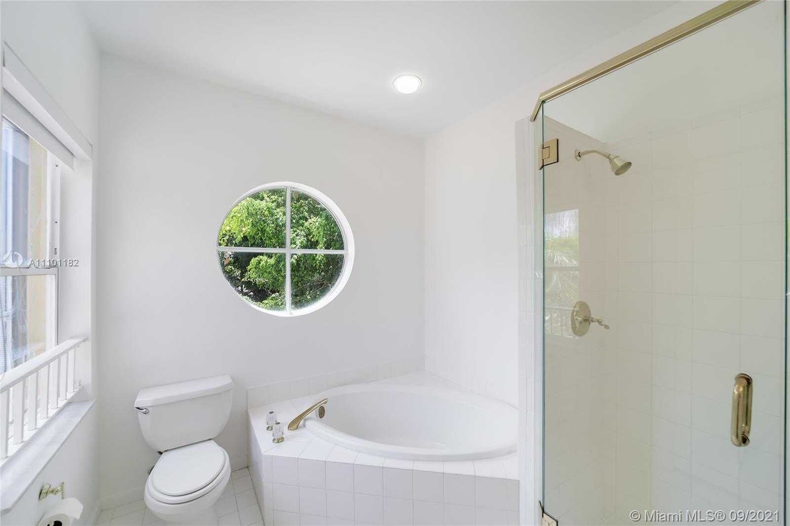 Small Image of 3693 NORTH EAST 208TH TER #3693, Aventura Number 40