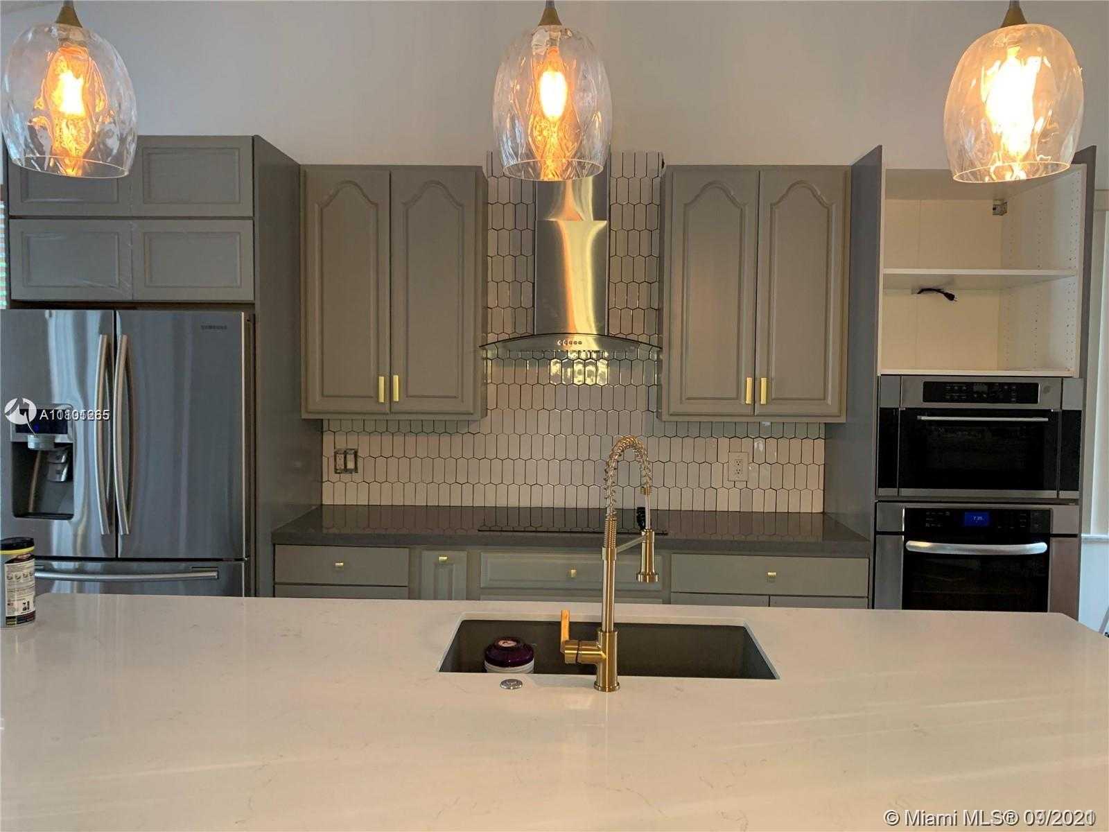 Small Image of 650 FALLING WATER RD #na, Weston Number 10