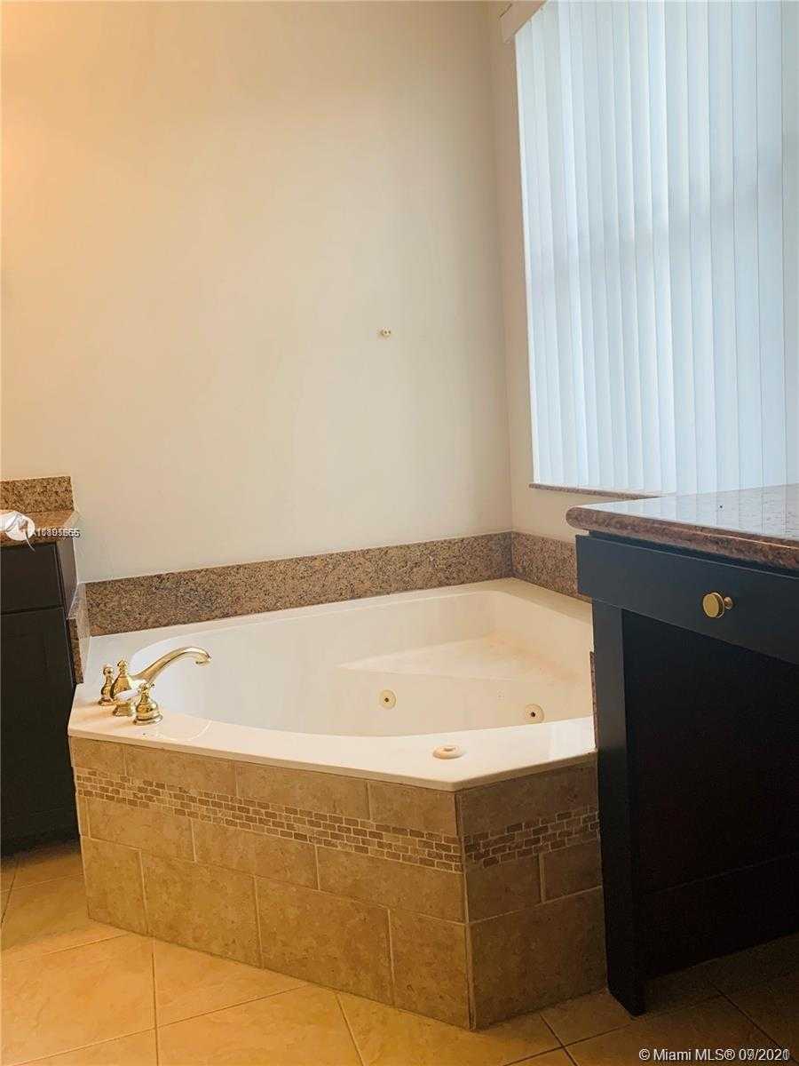Small Image of 650 FALLING WATER RD #na, Weston Number 15