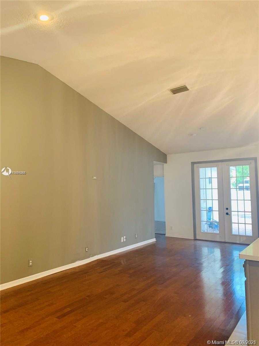 Small Image of 650 FALLING WATER RD #na, Weston Number 8