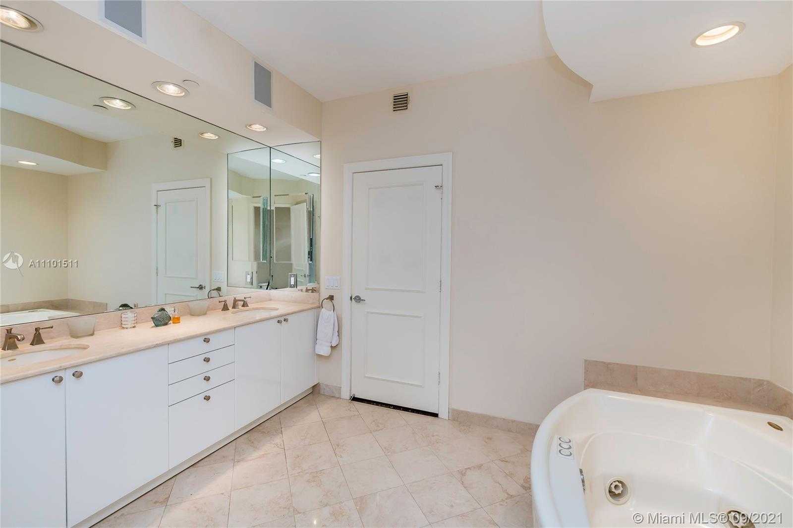 Small Image of 785 CRANDON BL #603, Key Biscayne Number 14