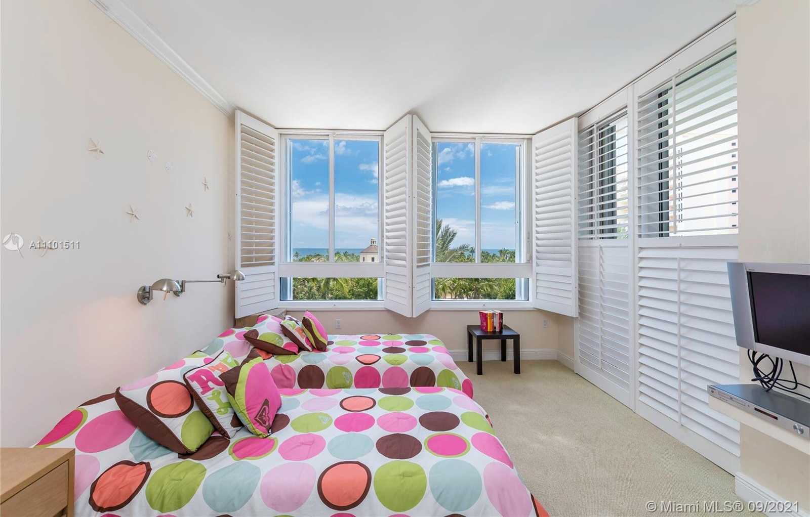 Small Image of 785 CRANDON BL #603, Key Biscayne Number 15