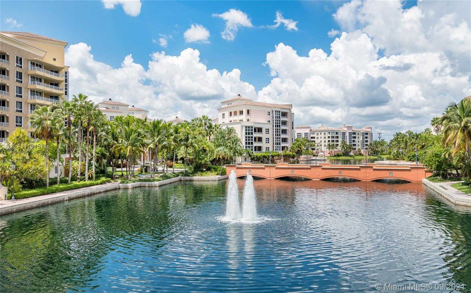 Small Image of 785 CRANDON BL #603, Key Biscayne Number 32