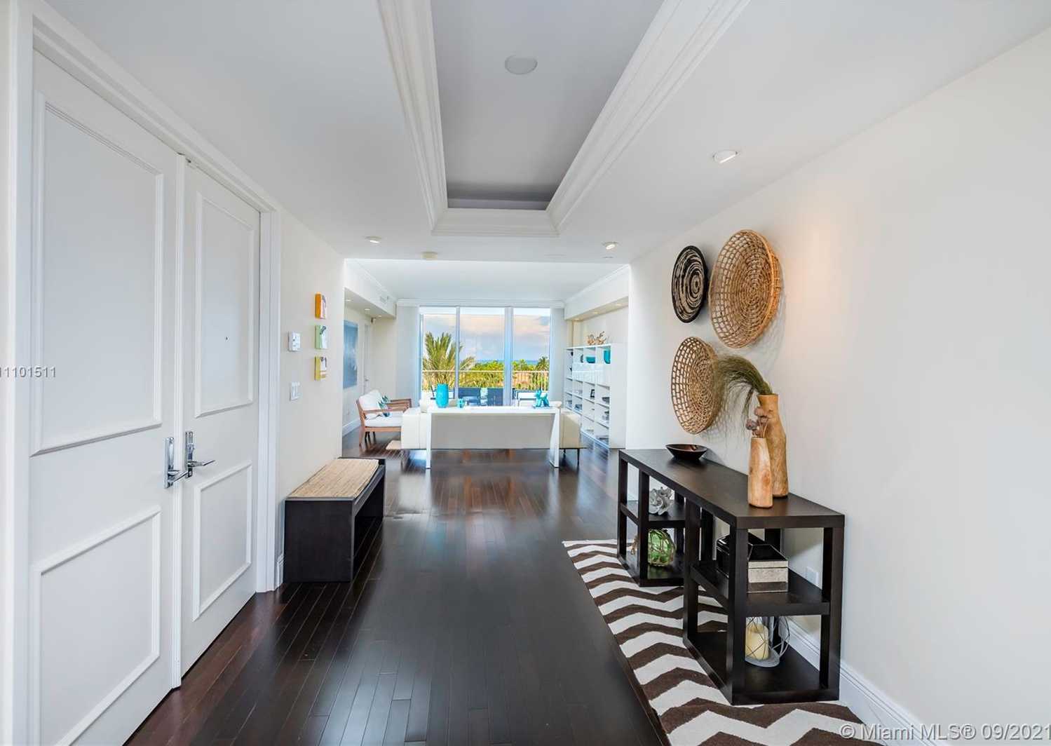 Small Image of 785 CRANDON BL #603, Key Biscayne Number 4