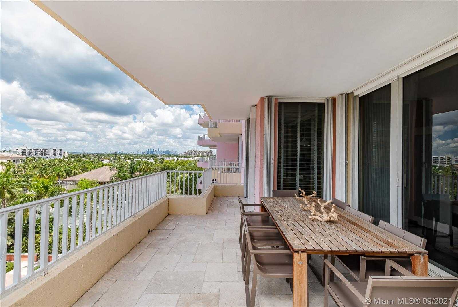 Small Image of 785 CRANDON BL #603, Key Biscayne Number 7