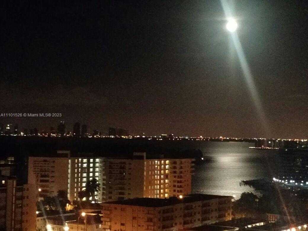 Small Image of 6917 COLLINS AVE #PH20, Miami Beach Number 10