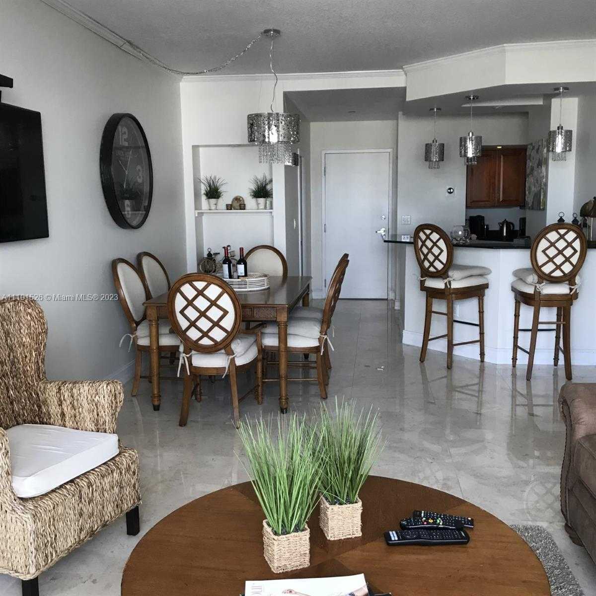 Small Image of 6917 COLLINS AVE #PH20, Miami Beach Number 3