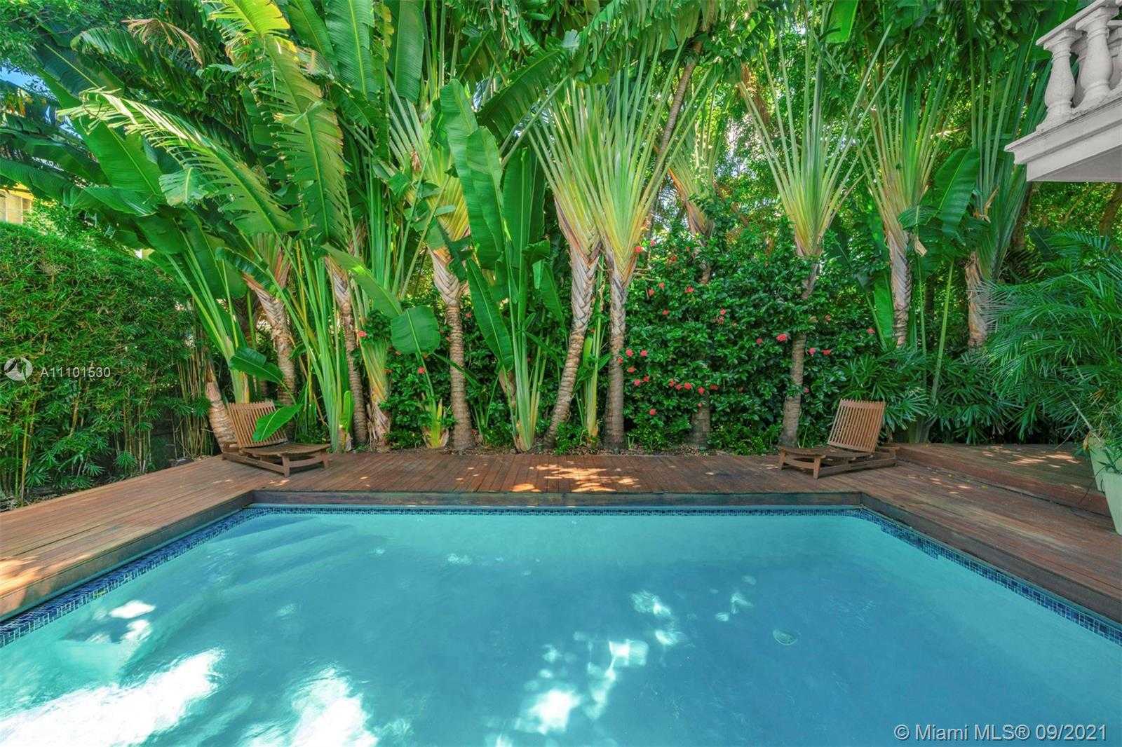 Small Image of 9725 BROADVIEW TER, Bay Harbor Islands Number 16
