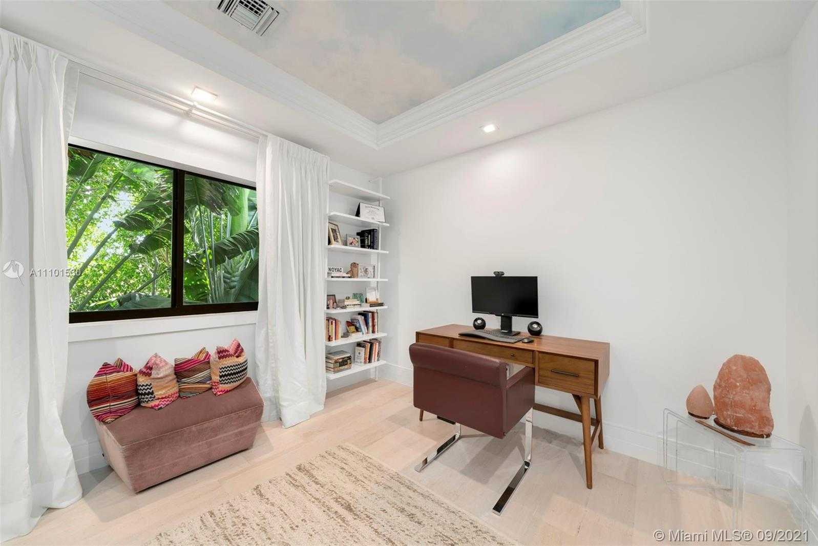 Small Image of 9725 BROADVIEW TER, Bay Harbor Islands Number 25