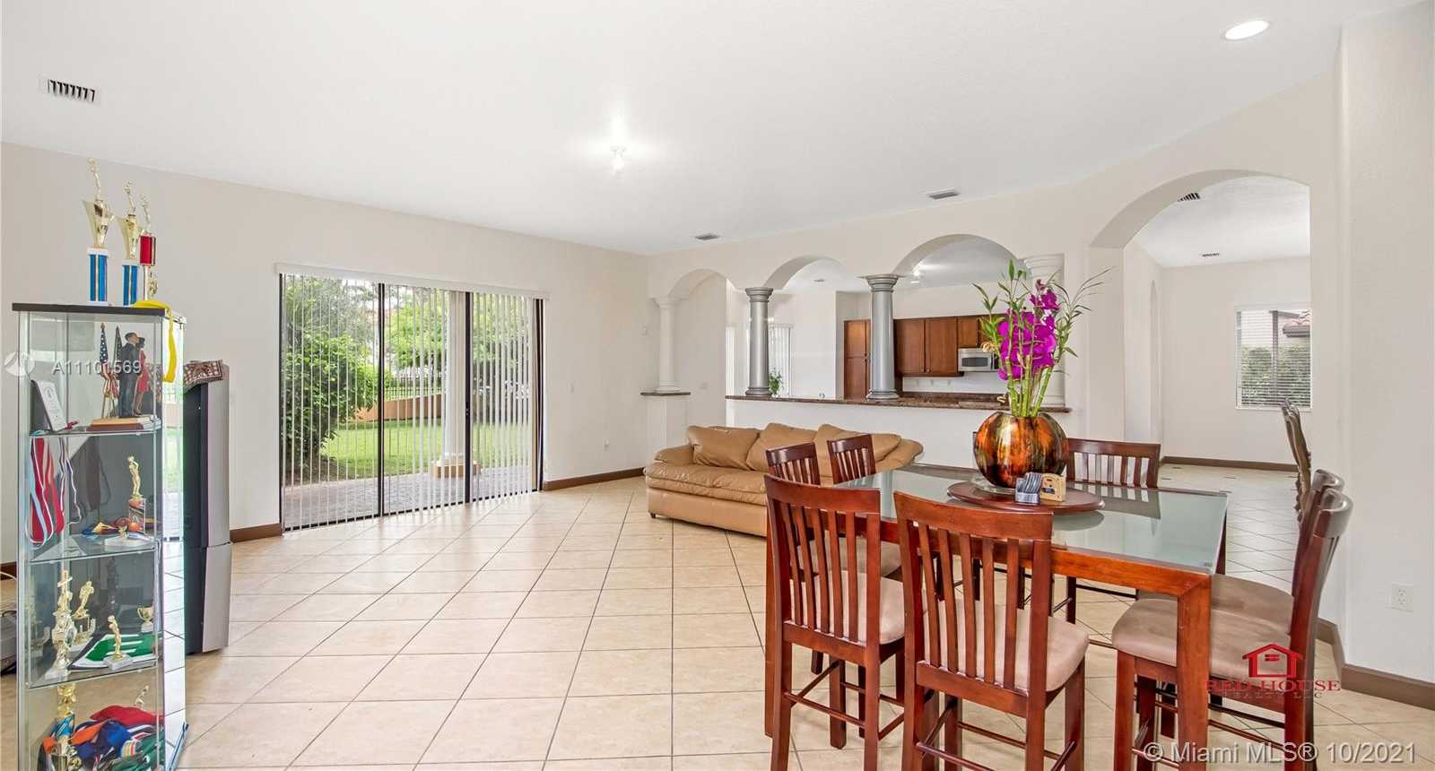 Small Image of 7833 SW 194th Terrace, Cutler Bay, FL 33157, USA Number 21