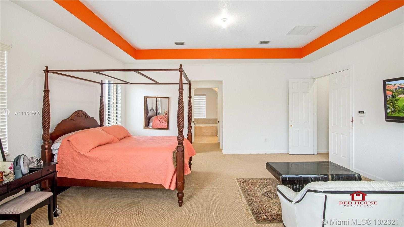Small Image of 7833 SW 194th Terrace, Cutler Bay, FL 33157, USA Number 23