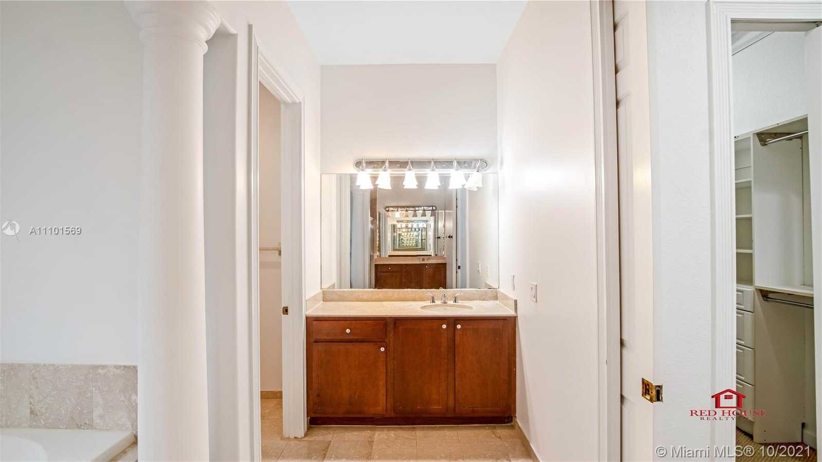 Small Image of 7833 SW 194th Terrace, Cutler Bay, FL 33157, USA Number 26