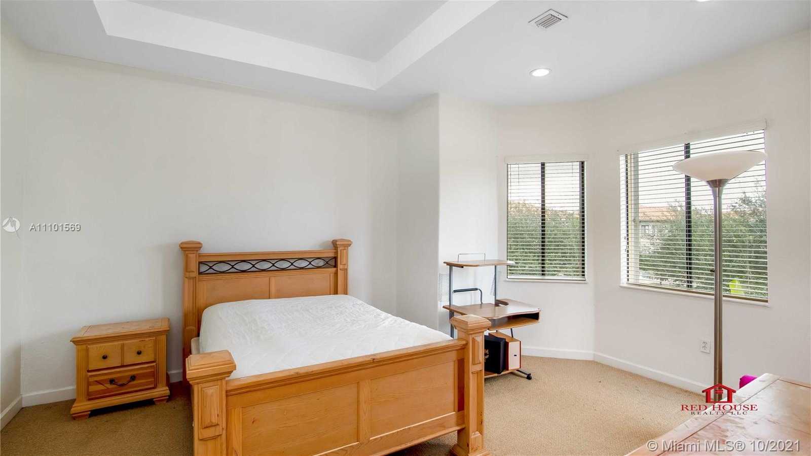 Small Image of 7833 SW 194th Terrace, Cutler Bay, FL 33157, USA Number 31