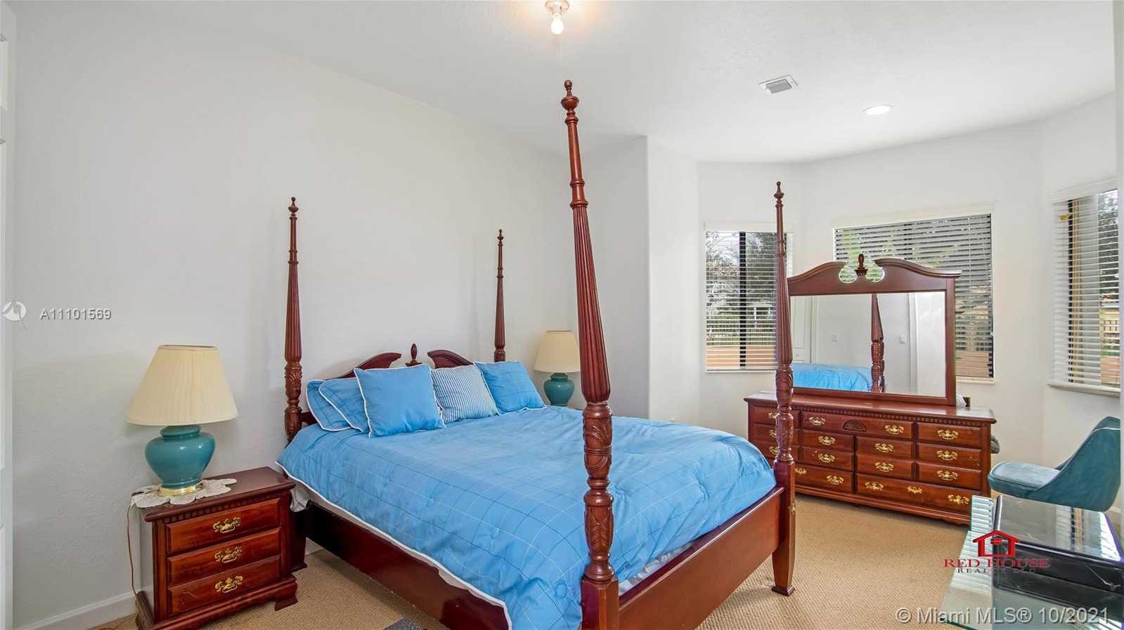 Small Image of 7833 SW 194th Terrace, Cutler Bay, FL 33157, USA Number 43