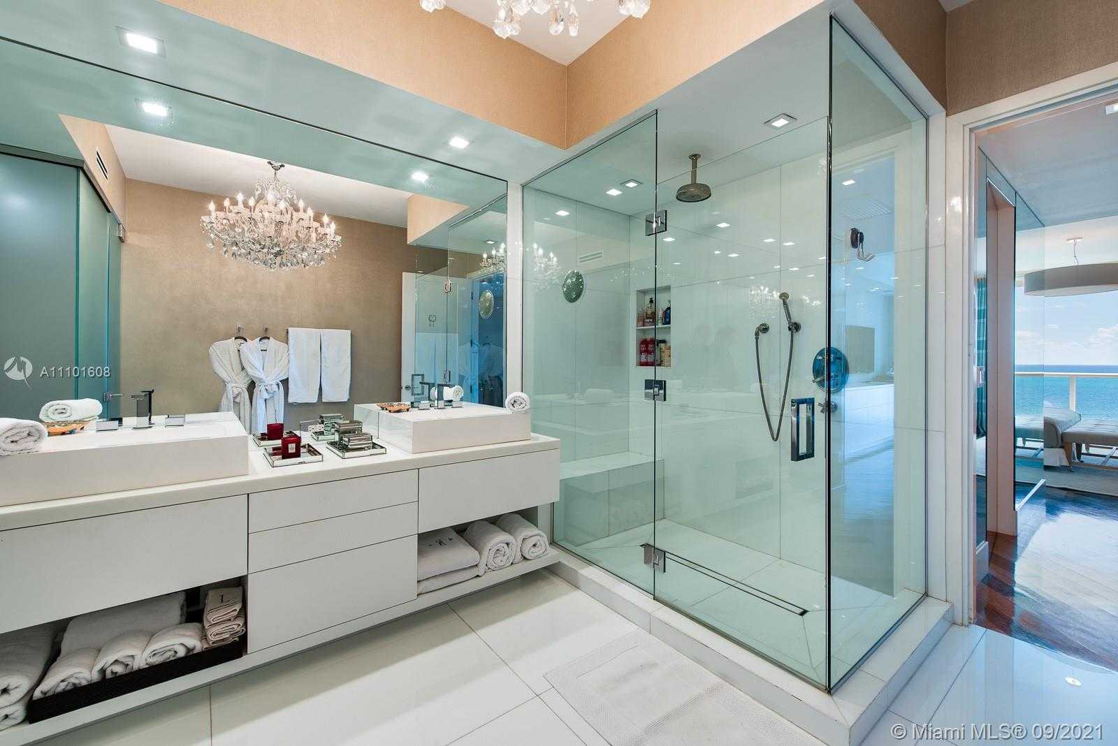Small Image of 50 SOUTH POINTE DR #1502/03, Miami Beach Number 14
