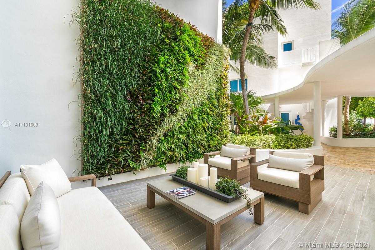 Small Image of 50 SOUTH POINTE DR #1502/03, Miami Beach Number 22
