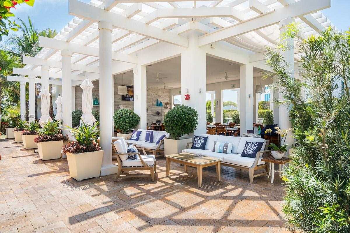 Small Image of 50 SOUTH POINTE DR #1502/03, Miami Beach Number 8