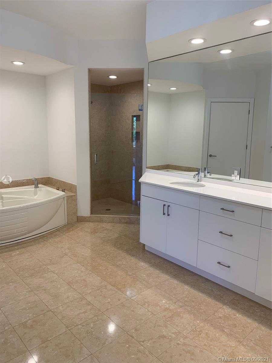 Small Image of 749 CRANDON BL #411, Key Biscayne Number 12
