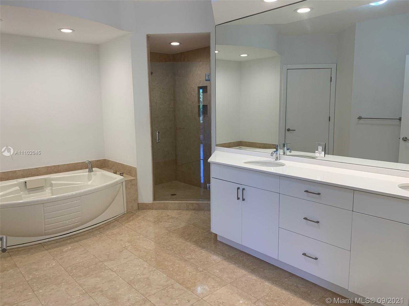 Small Image of 749 CRANDON BL #411, Key Biscayne Number 13