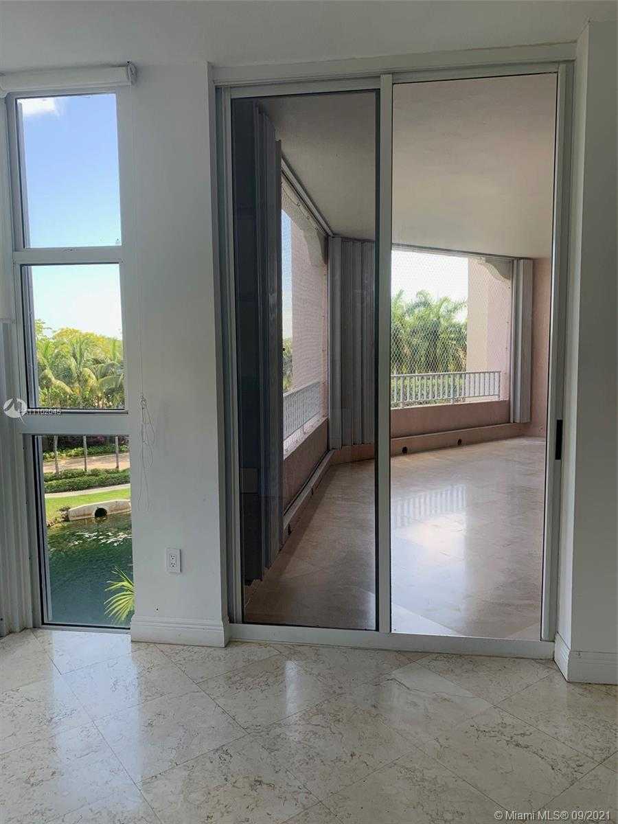 Small Image of 749 CRANDON BL #411, Key Biscayne Number 17