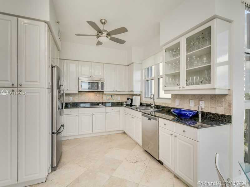 Small Image of 749 CRANDON BL #411, Key Biscayne Number 2