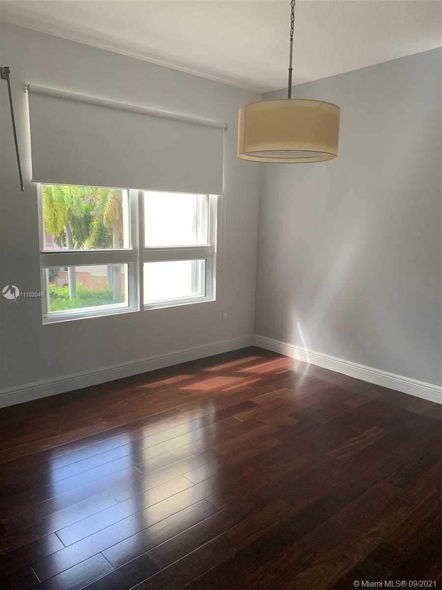Small Image of 749 CRANDON BL #411, Key Biscayne Number 21