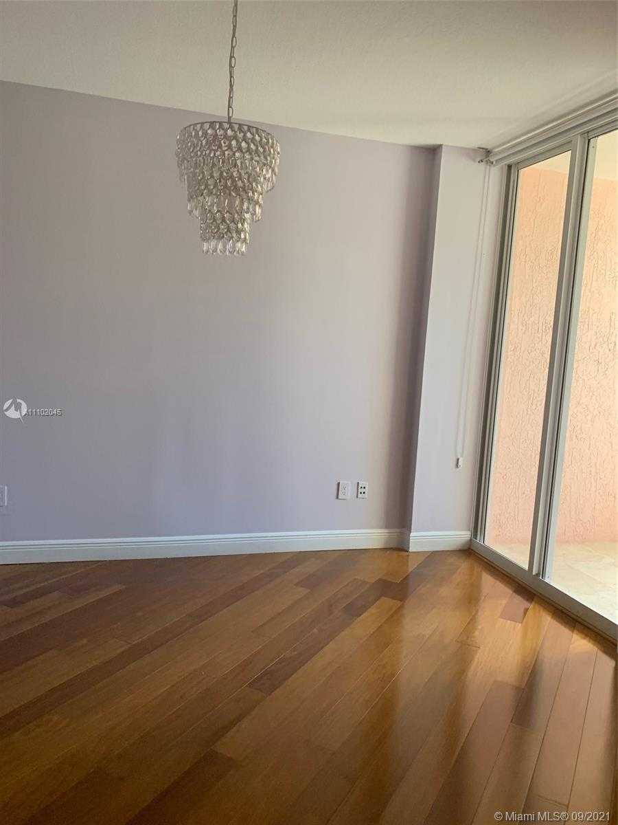 Small Image of 749 CRANDON BL #411, Key Biscayne Number 22