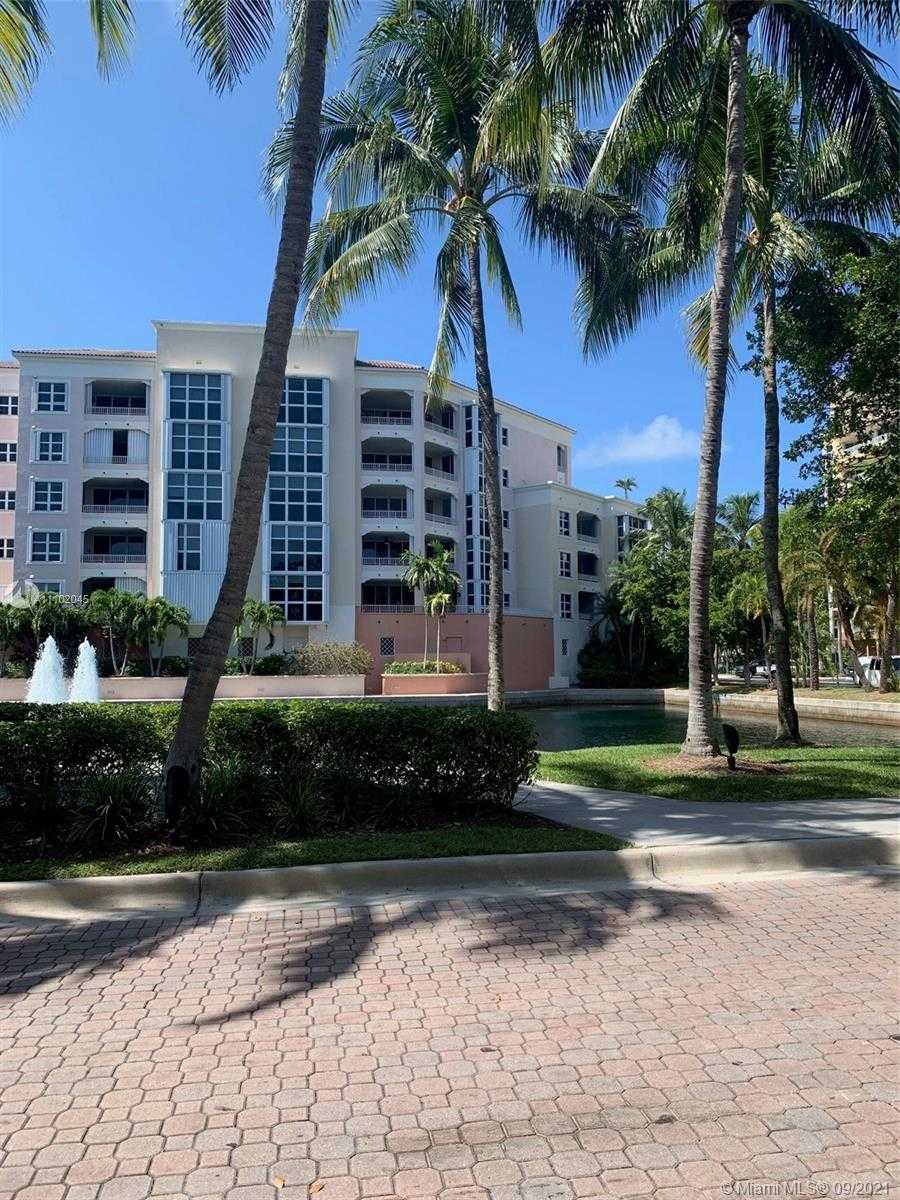 Small Image of 749 CRANDON BL #411, Key Biscayne Number 3