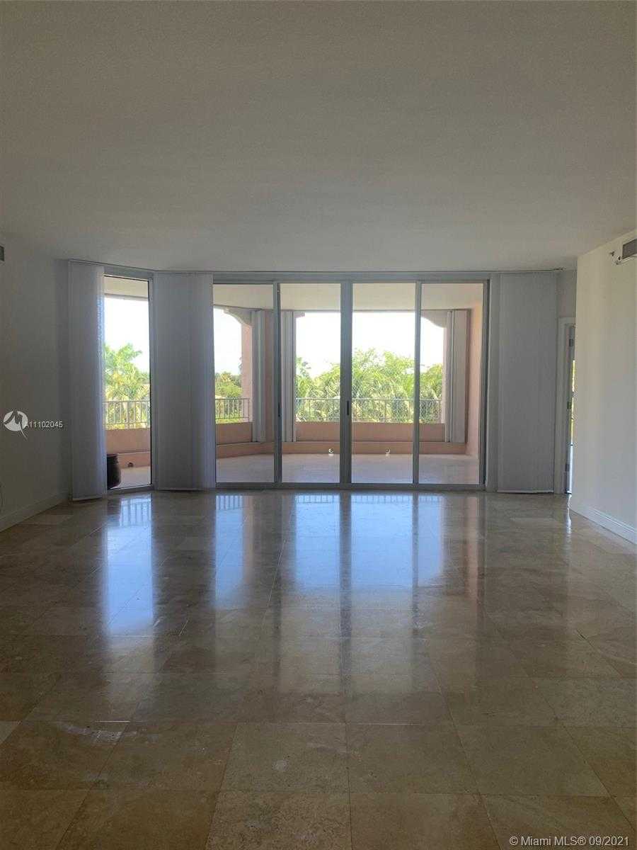 Small Image of 749 CRANDON BL #411, Key Biscayne Number 4